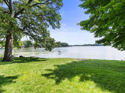 5491 Lake Sarah Heights Dr