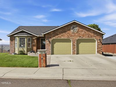 4960 Pear Butte Dr