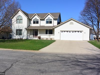 201 Douglas Dr