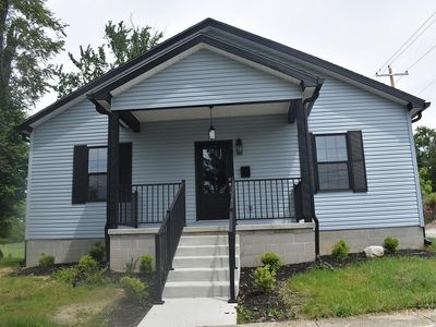 222 John St
