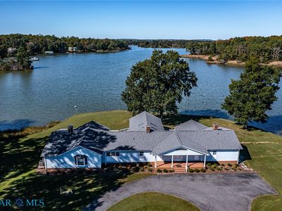 585 Whitehall Rd