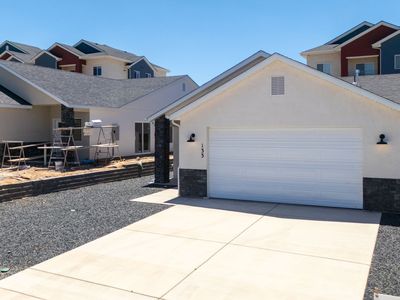 127 W 2725 N