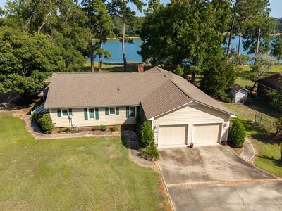 2166 Lake Shore Dr