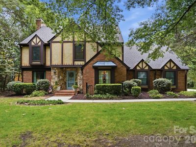 5101 Lindstrom Dr