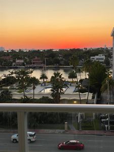 5601 Collins Ave APT 722