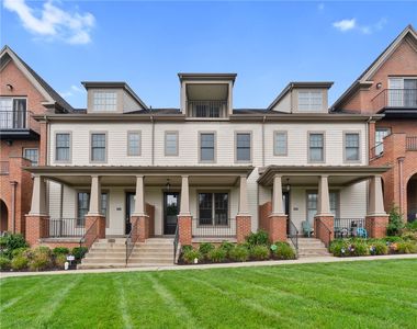 1661 Biltmore Ln