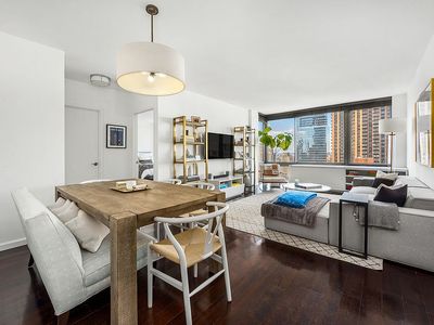 111 W 67th St APT 33C