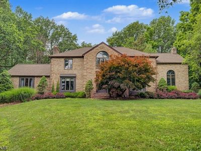 4 Unneberg Ave