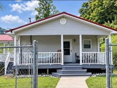 Property at 154 S Abdoo St, Neon, KY