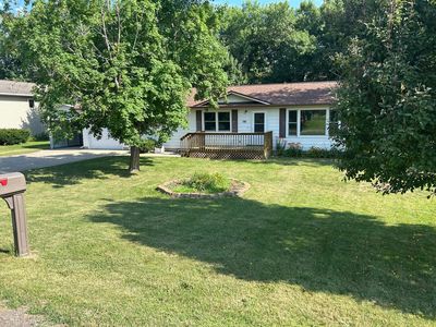 305 Lakeview Dr