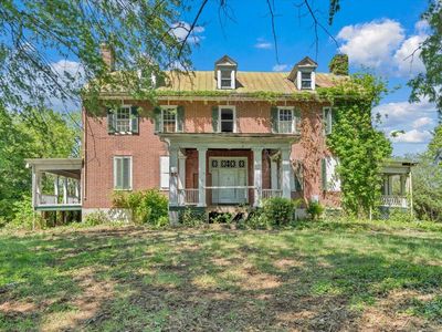 320 Huntington Blvd NE