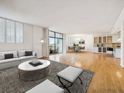 21 Briar Hollow Ln Unit 501