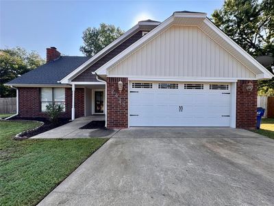 2418 Whispering Oak Dr