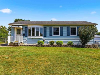 223 Lynda Dr NW