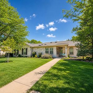 78 Hunsley Hills Blvd