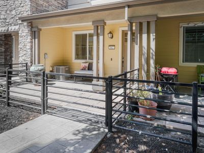 862 White Moonstone Loop