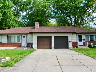 Property at 802 Crestview Dr, Washington, IL