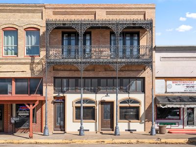 118 W Grand St