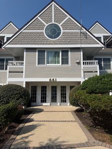 661 Lowell St Unit 17
