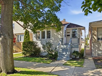 4562 N Mulligan Ave