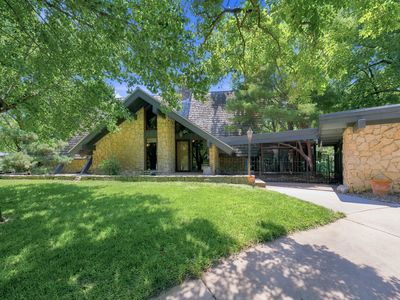 2405 N Redbud Ln