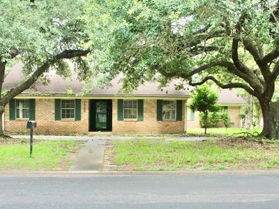 Property at 1302 Linwood Dr, Wharton, TX