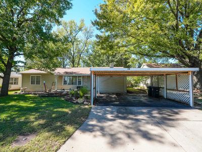 527 Village Rd