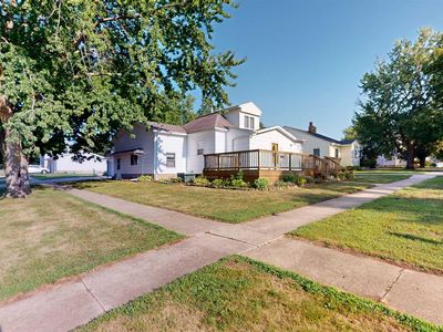 401 Peterson St