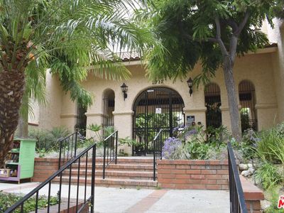 1711 Grismer Ave APT 63