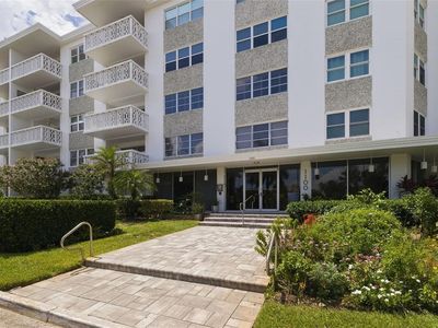 1100 N Shore Dr NE Unit 304