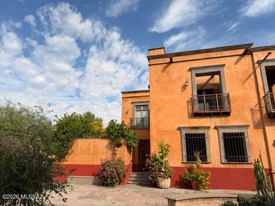 181 S Avenida Del Sembrador
