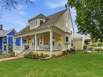 821 Larkin Ave