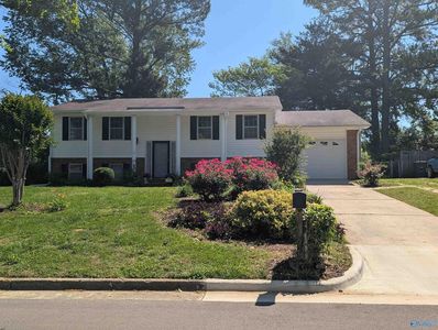 Property at 11007 Crestfield Dr SE, Huntsville, AL