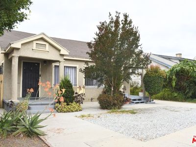 3975 S Van Ness Ave