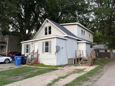1225-11 1/2 St N