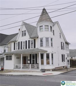 22 Dowell St
