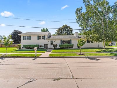 1901 E Bluebird Ln