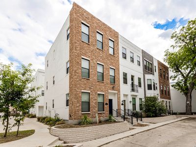 144 N CHERRY ST
