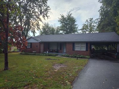 805 W Main St