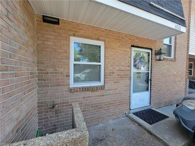 6528 Pasteur Ct