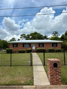 Property at 1001 Dutch St, Dothan, AL