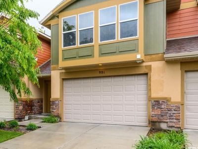 981 W Willow Bend Way