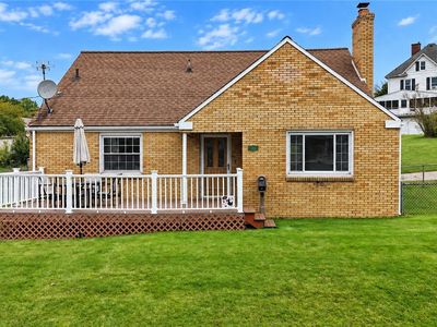 19 Hillcrest Ave