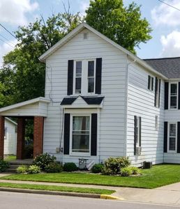305 N Main St