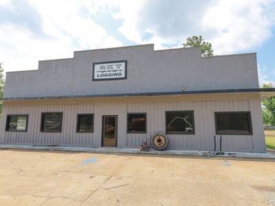 3368 Highway 165 N