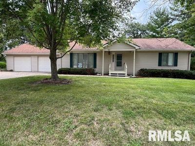 Property at 17910 Ridge Dr, Carlinville, IL
