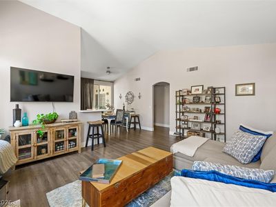 1830 N Buffalo Dr Unit 2057