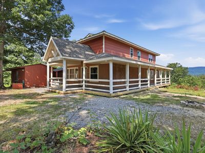 421 Dogwood Ln