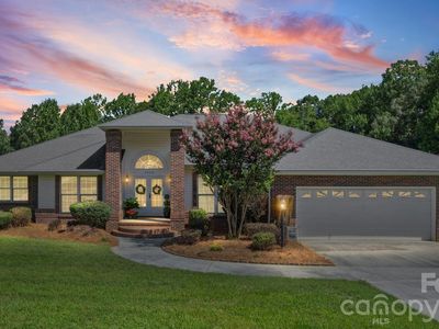 3008 Eaker Dr