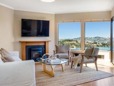 210 Headlands Court